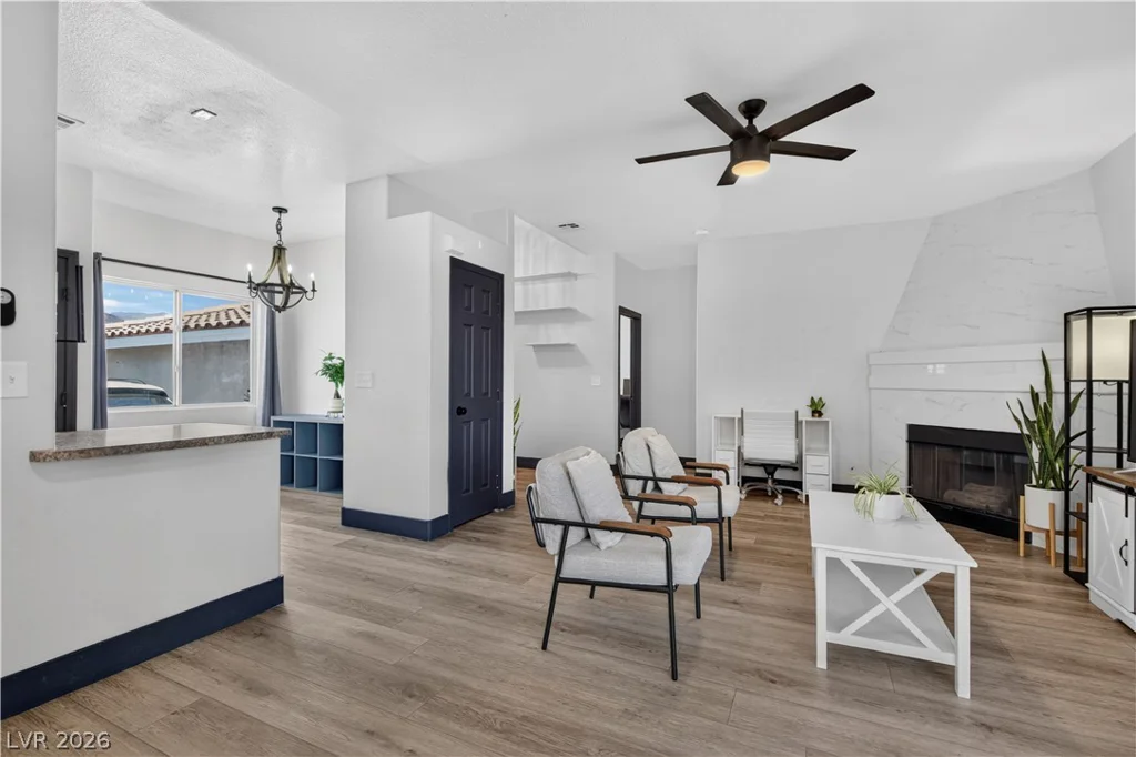 3250 Mystic Ridge, Las Vegas, NV 89129