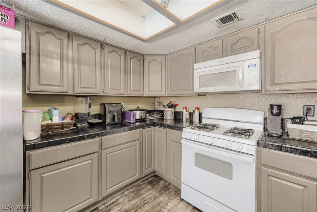 401 Crater, Henderson, NV 89014