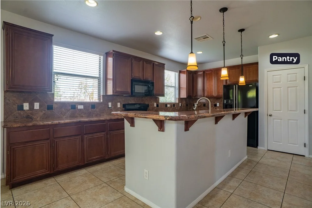 10503 Bella Camrosa, Las Vegas, NV 89141
