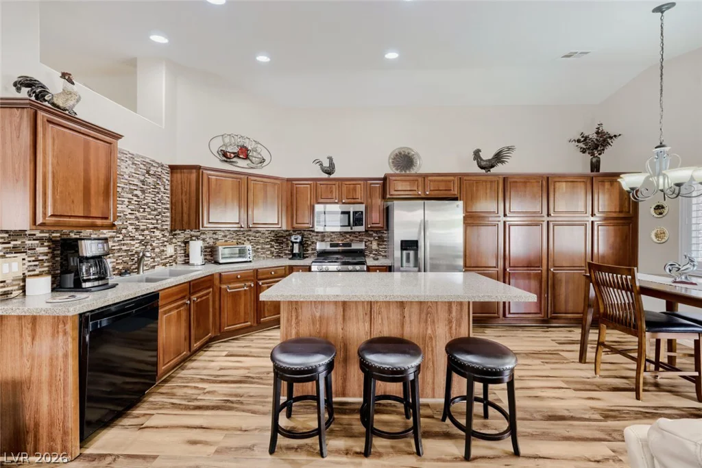 8924 Spinning Wheel, Las Vegas, NV 89143