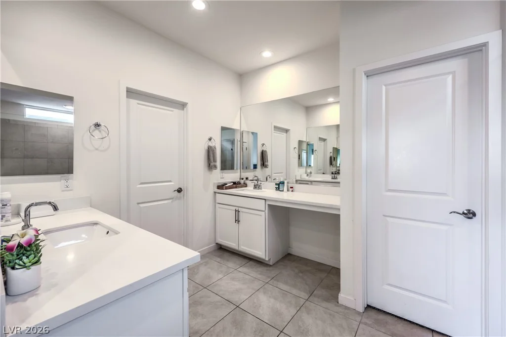 2592 Iron Crest, Las Vegas, NV 89138