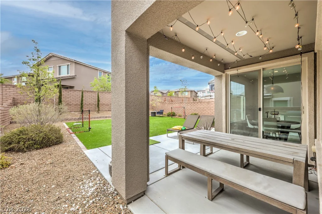 2592 Iron Crest, Las Vegas, NV 89138