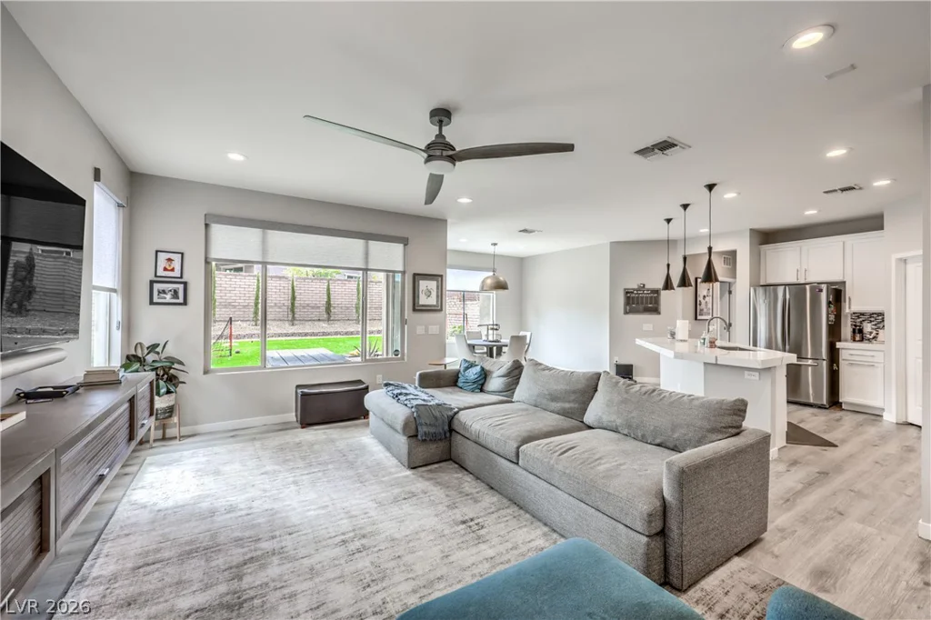 2592 Iron Crest, Las Vegas, NV 89138