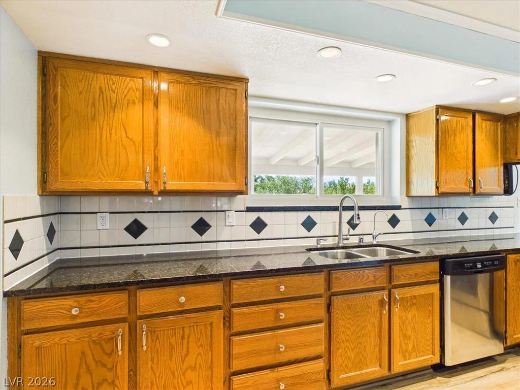 881 Calvada, Pahrump, NV 89048