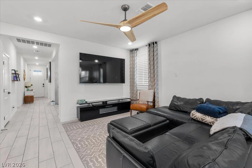 8949 Lucky Crest, Las Vegas, NV 89113