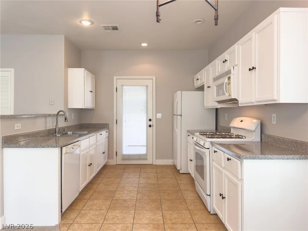 10020 Benjamin Nicholas, Las Vegas, NV 89144