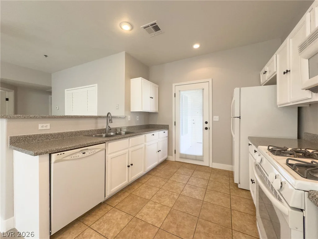 10020 Benjamin Nicholas, Las Vegas, NV 89144