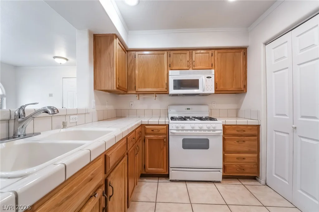 7950 Flamingo, Las Vegas, NV 89147