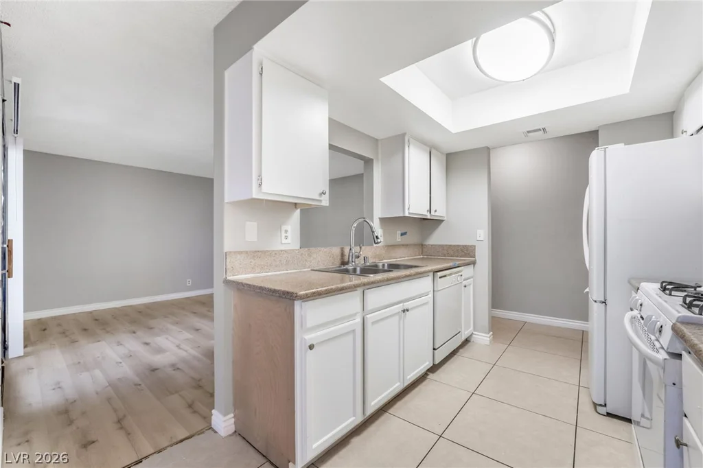 4580 CARRIAGE PARK, Las Vegas, NV 89121