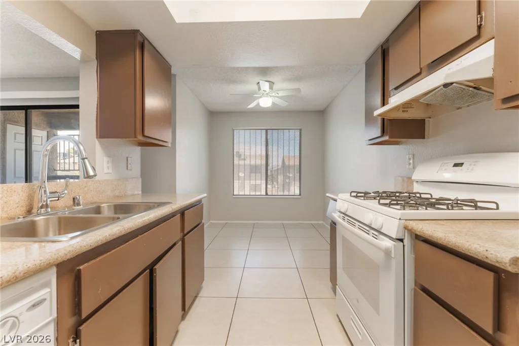 4580 CARRIAGE PARK, Las Vegas, NV 89121