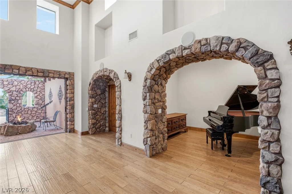 1369 Opal Valley, Henderson, NV 89052