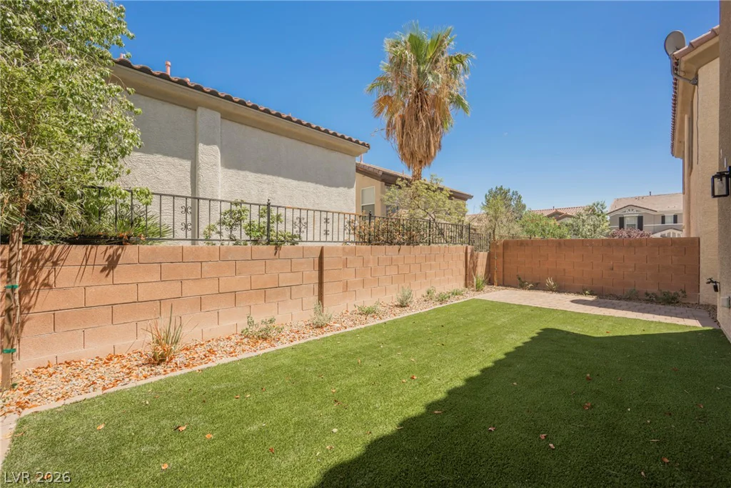 516 Shewsbury, Las Vegas, NV 89178