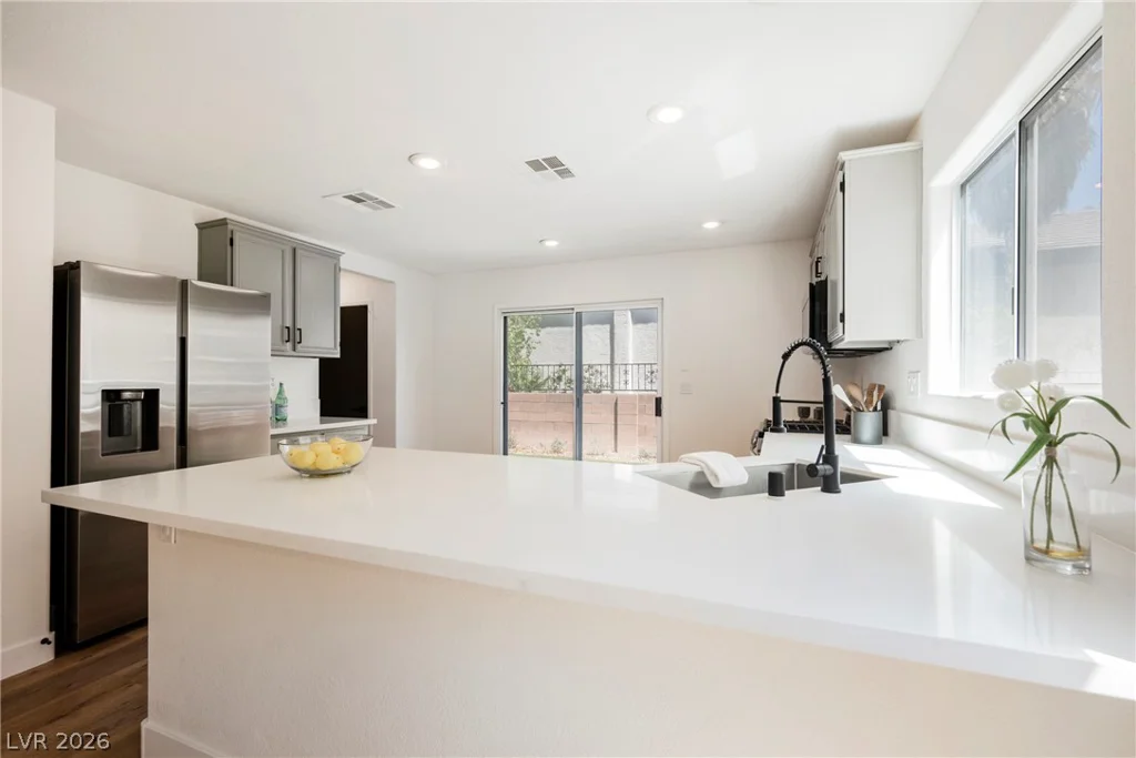 516 Shewsbury, Las Vegas, NV 89178