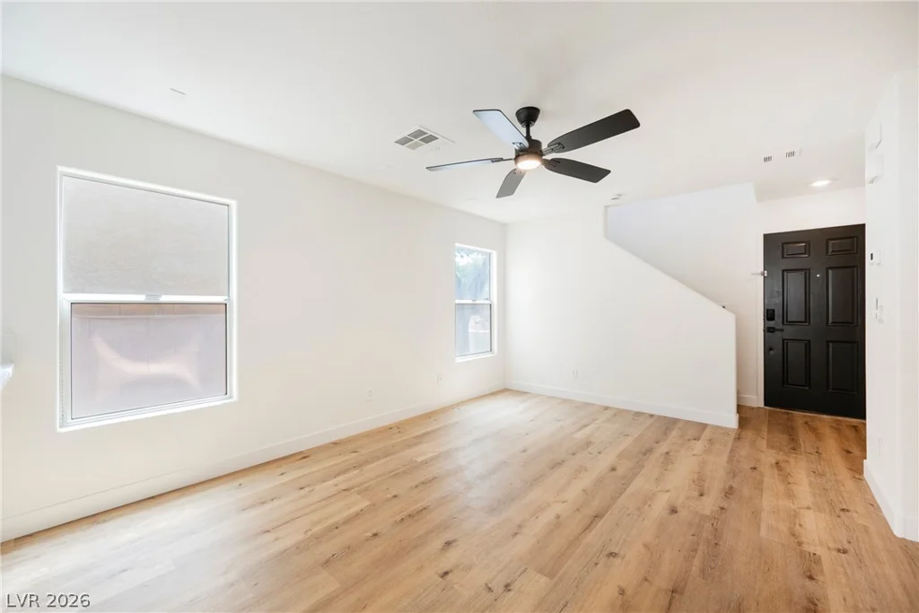 516 Shewsbury, Las Vegas, NV 89178