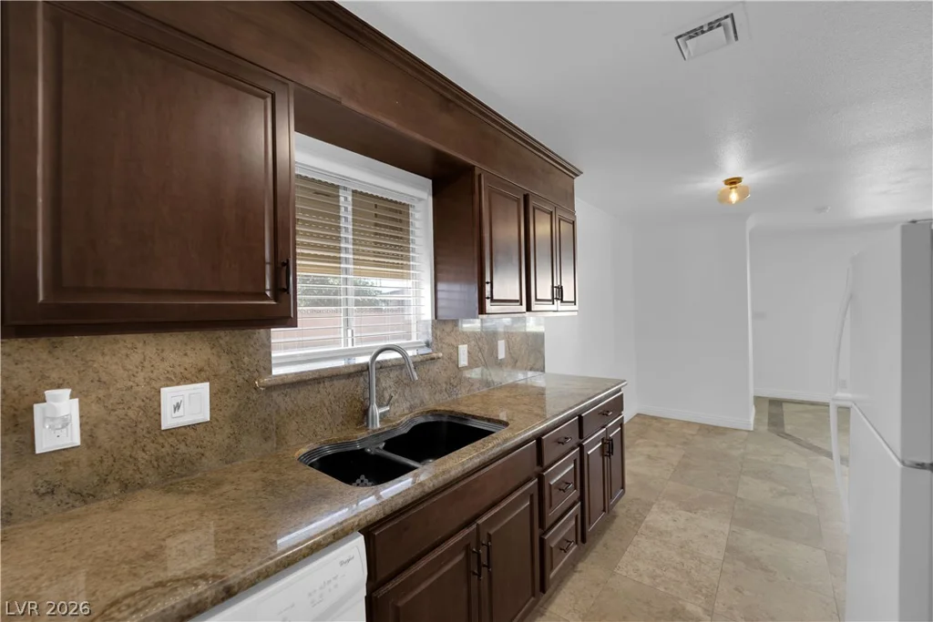 193 Greenbriar Townhouse, Las Vegas, NV 89121