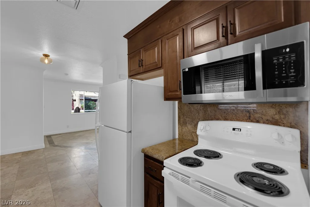 193 Greenbriar Townhouse, Las Vegas, NV 89121