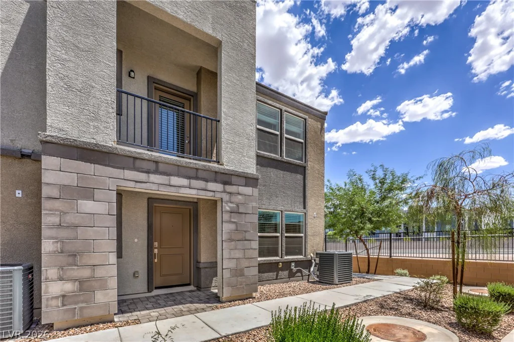 6197 Garden Crest, Las Vegas, NV 89148
