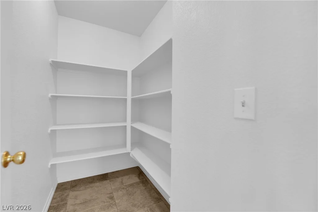 8548 Shady Pines, Las Vegas, NV 89143
