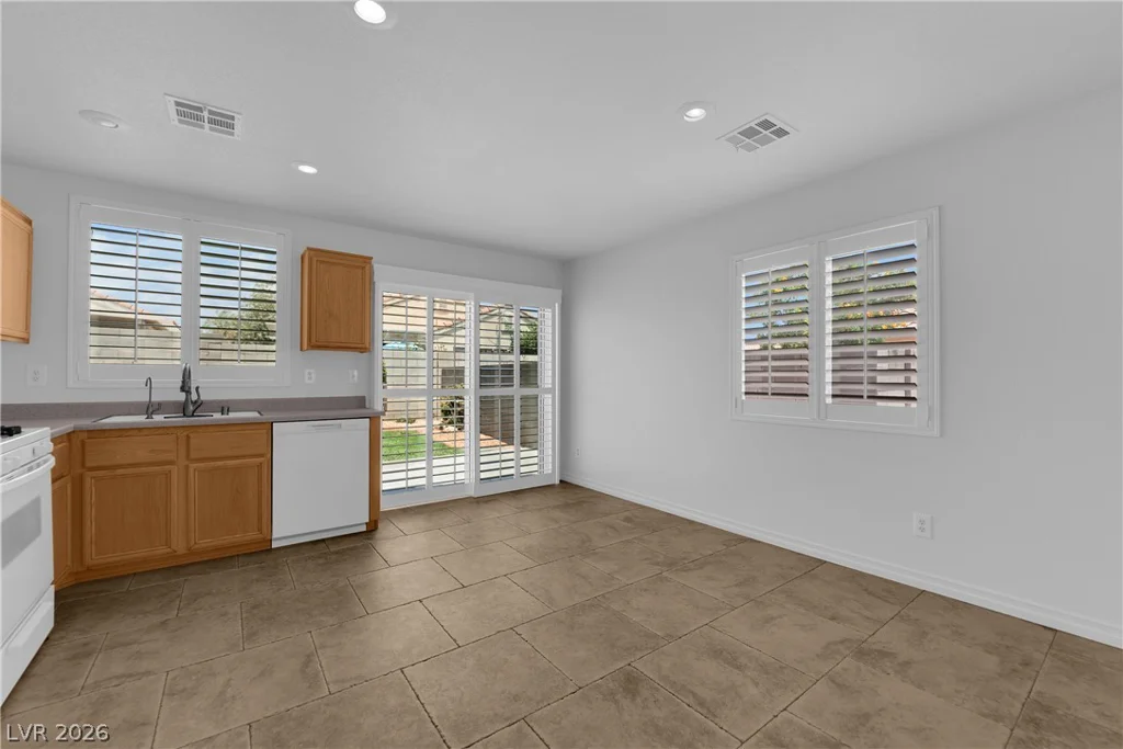 8548 Shady Pines, Las Vegas, NV 89143