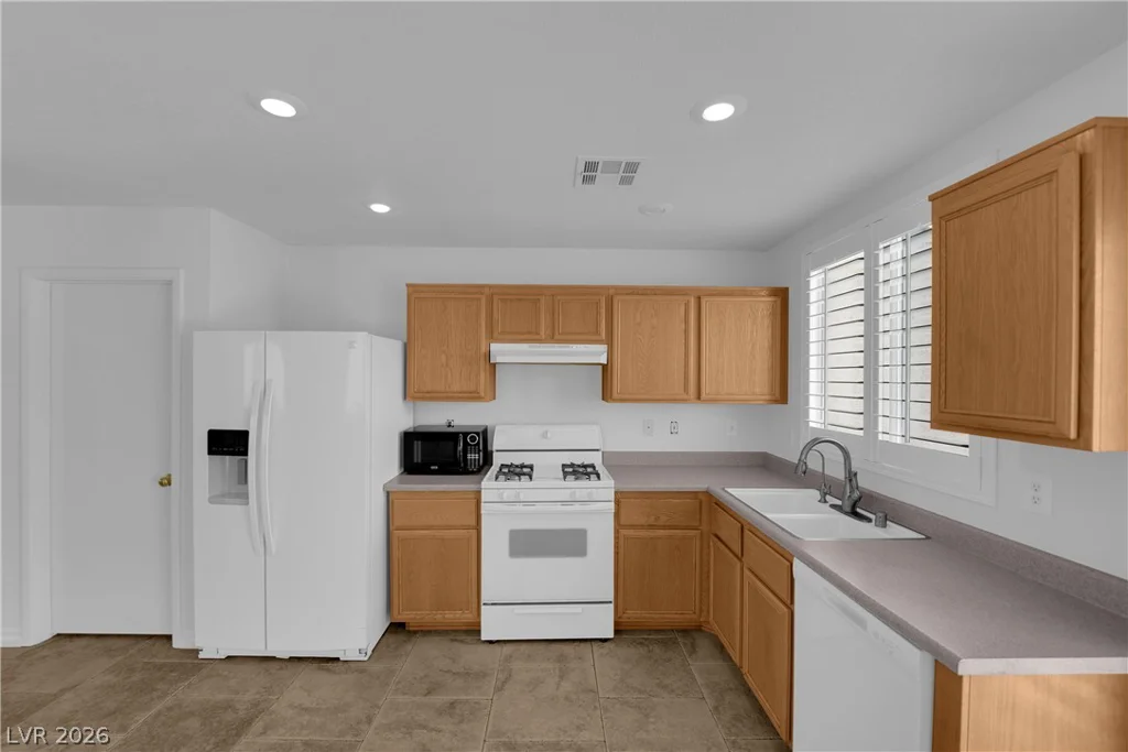 8548 Shady Pines, Las Vegas, NV 89143