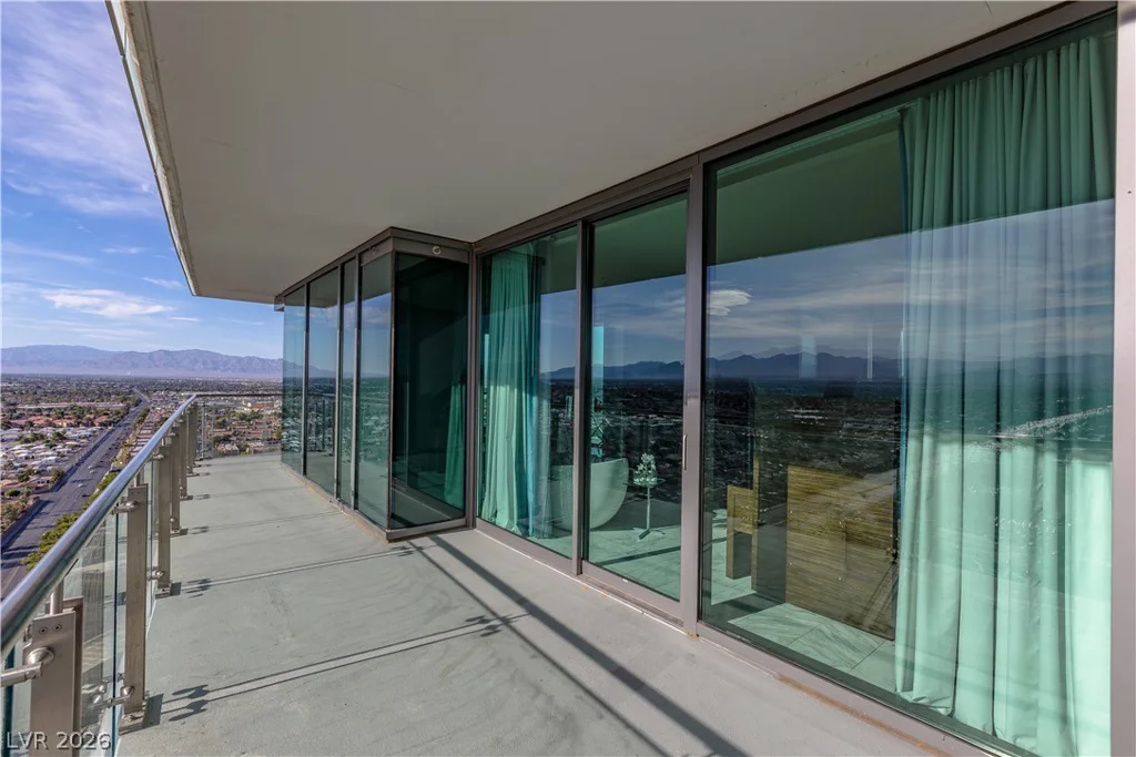 4381 FLAMINGO, Las Vegas, NV 89103