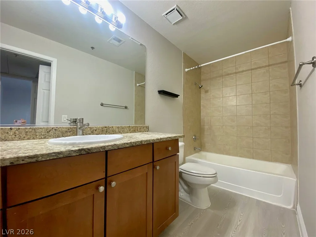 4200 Valley View, Las Vegas, NV 89103