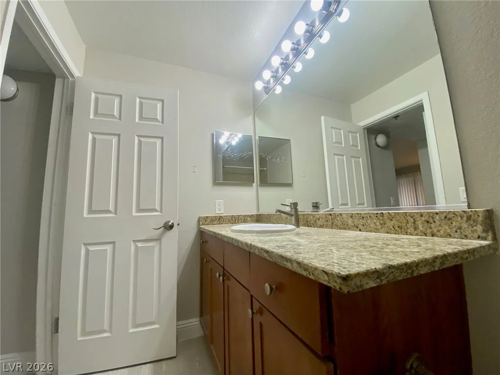 4200 Valley View, Las Vegas, NV 89103