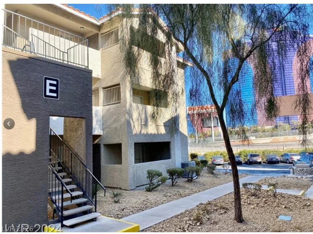 4200 Valley View, Las Vegas, NV 89103