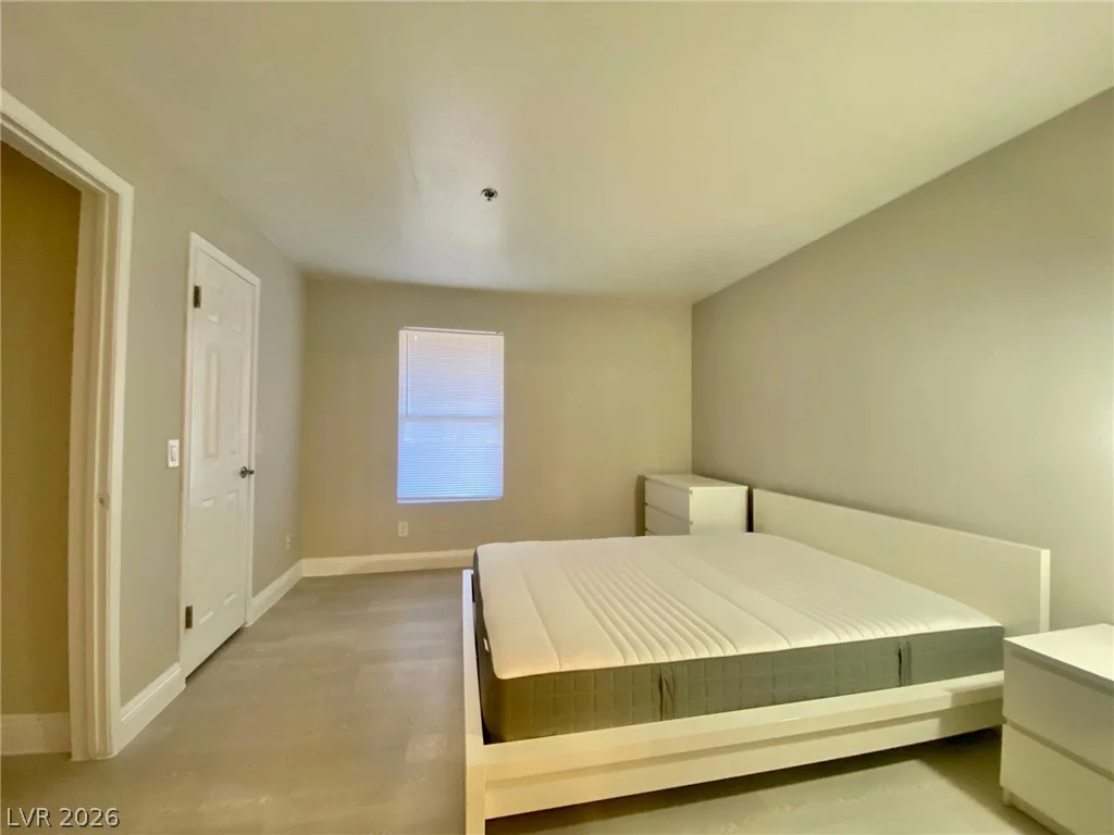 4200 Valley View, Las Vegas, NV 89103