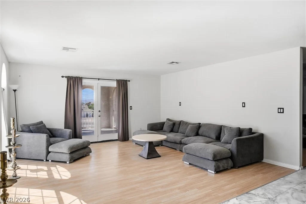 435 Los Feliz, Las Vegas, NV 89110
