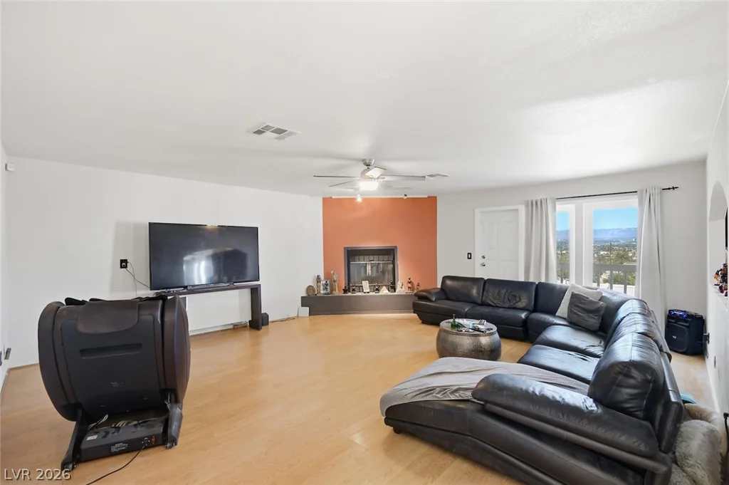 435 Los Feliz, Las Vegas, NV 89110