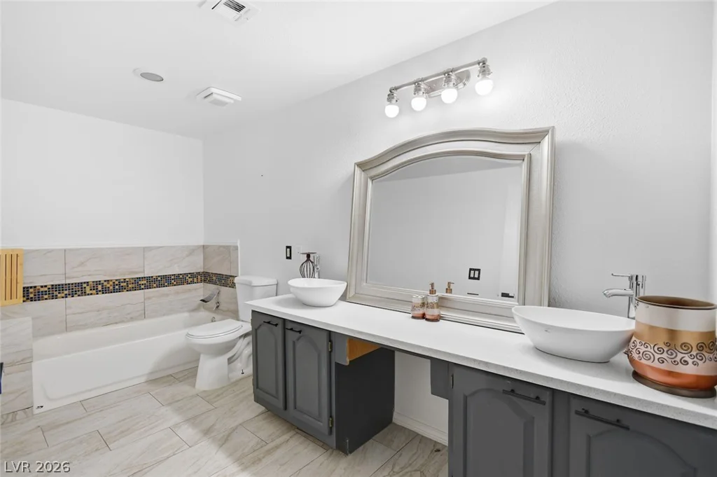 435 Los Feliz, Las Vegas, NV 89110