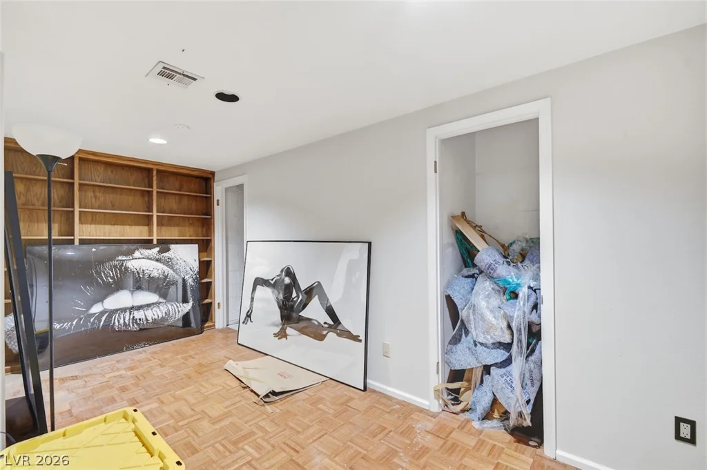 435 Los Feliz, Las Vegas, NV 89110