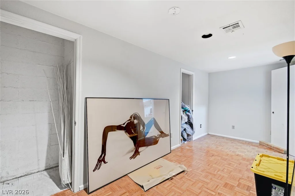 435 Los Feliz, Las Vegas, NV 89110