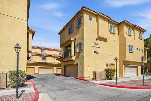 5935 Nuevo Leon, North Las Vegas, NV 89031