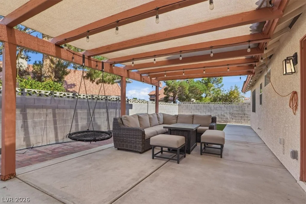 5528 Rock Creek, Las Vegas, NV 89130