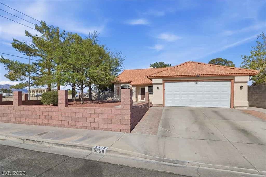 5528 Rock Creek, Las Vegas, NV 89130
