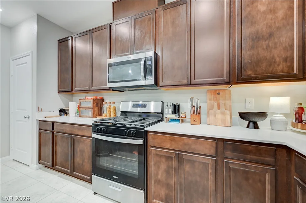 2433 Bellinzona, Henderson, NV 89044