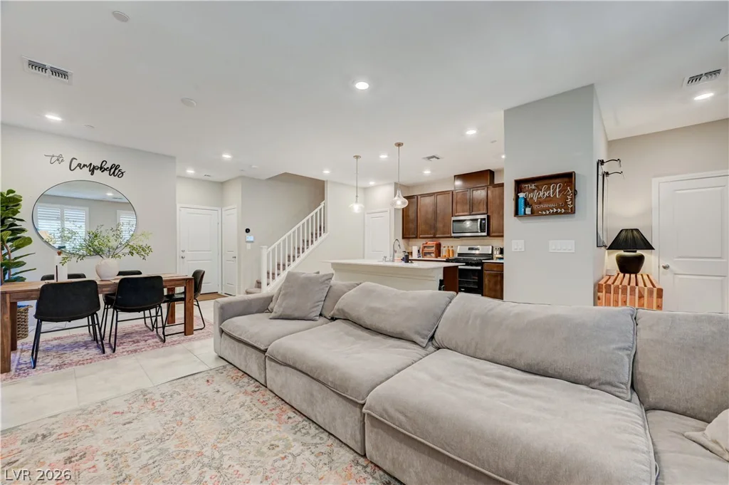 2433 Bellinzona, Henderson, NV 89044