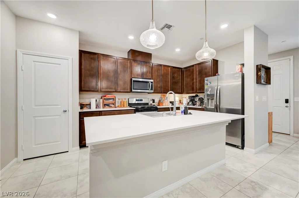 2433 Bellinzona, Henderson, NV 89044