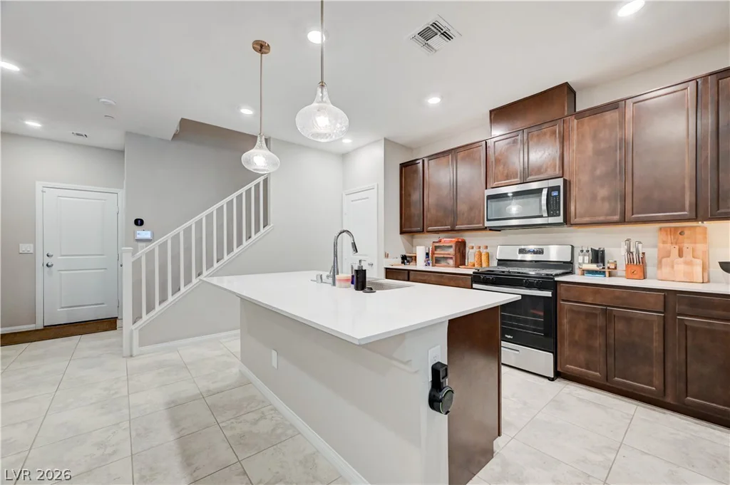 2433 Bellinzona, Henderson, NV 89044