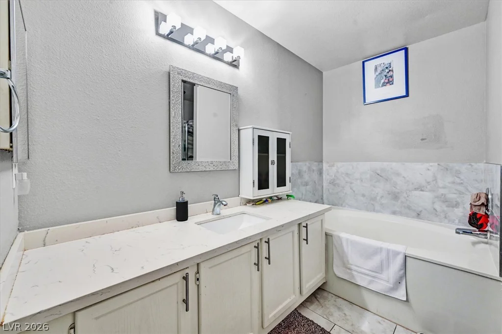 4428 Lake Mead, Las Vegas, NV 89108