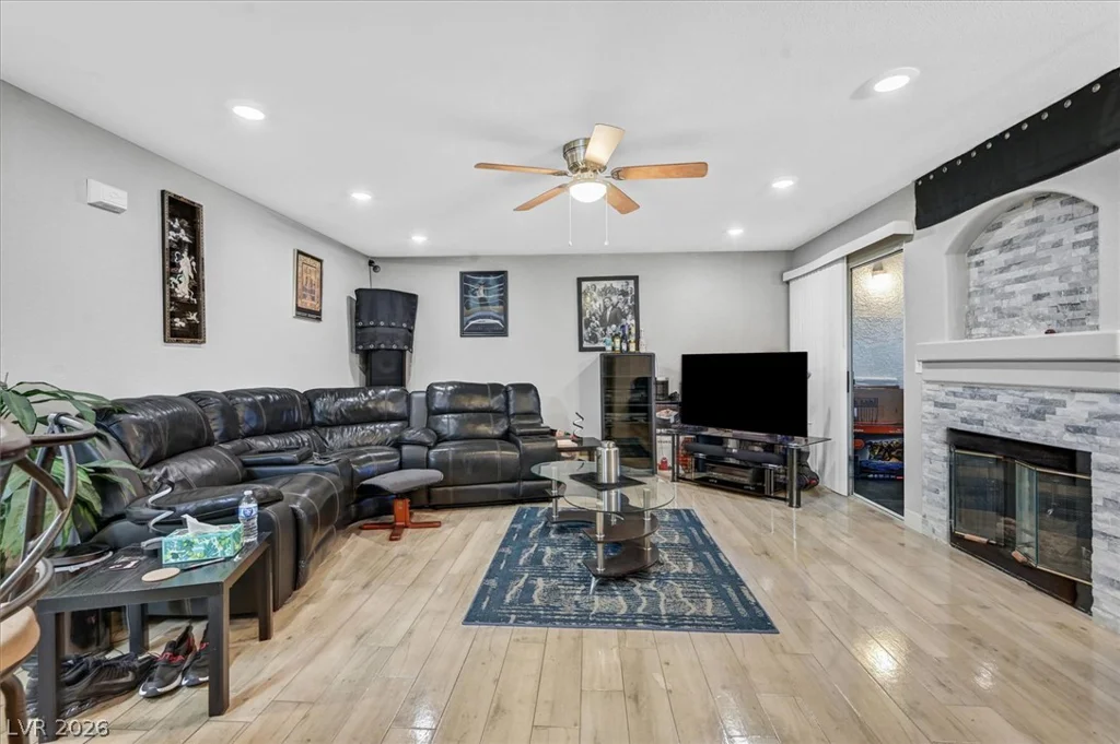 4428 Lake Mead, Las Vegas, NV 89108