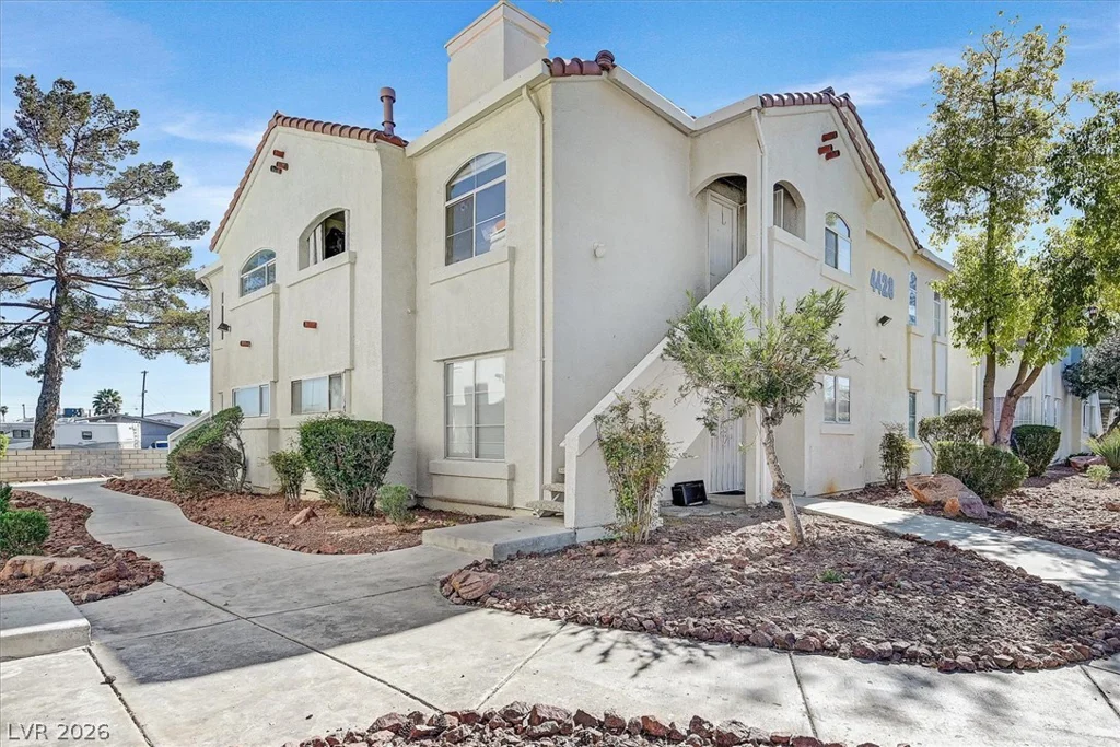 4428 Lake Mead, Las Vegas, NV 89108