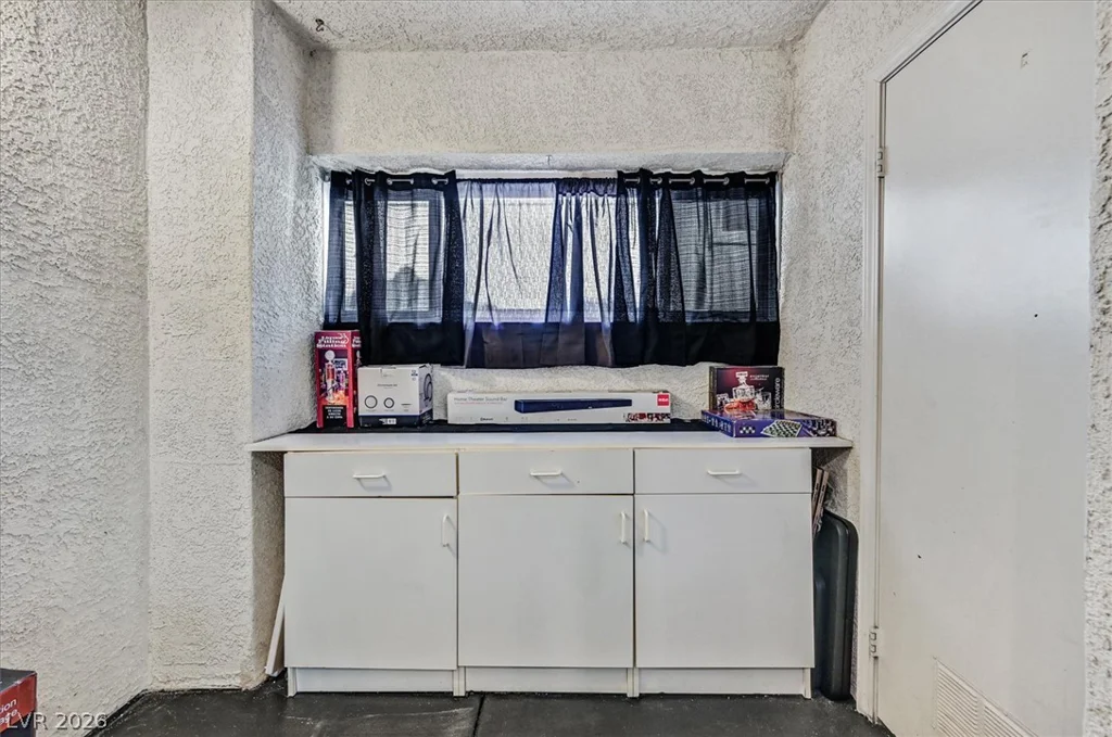 4428 Lake Mead, Las Vegas, NV 89108