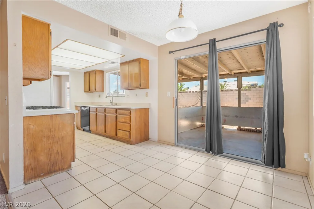 1012 Coral Isle, Las Vegas, NV 89108