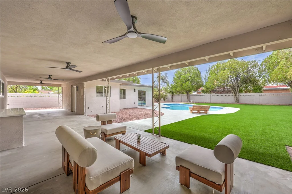 2411 Laurie, Las Vegas, NV 89102