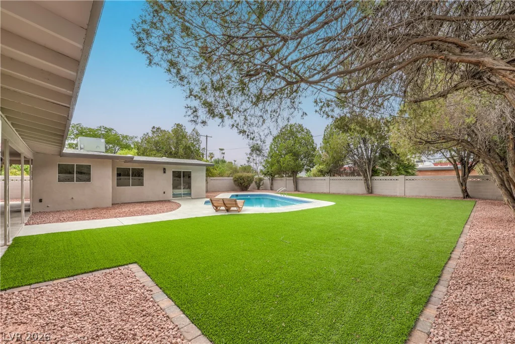 2411 Laurie, Las Vegas, NV 89102