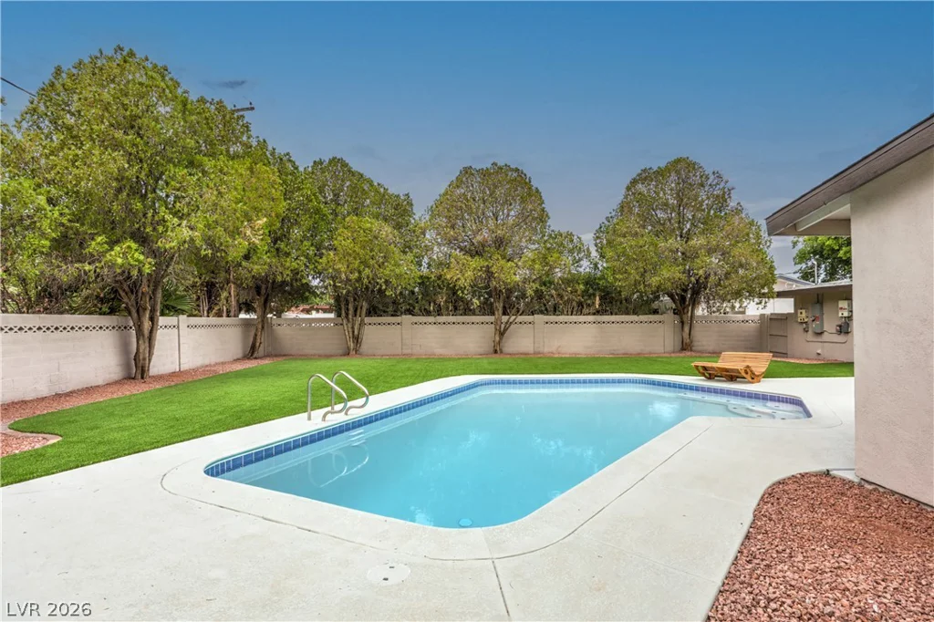 2411 Laurie, Las Vegas, NV 89102