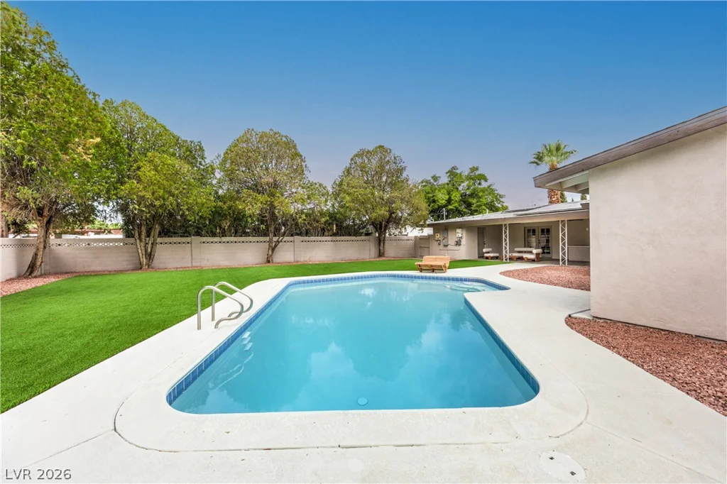 2411 Laurie, Las Vegas, NV 89102
